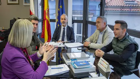 12:00 horas. Despacho del consejero
El consejero de Educaci&oacute;n, Formaci&oacute;n Profesional y Universidades, Sergio Silva, recibe al alcalde de Li&eacute;rganes.