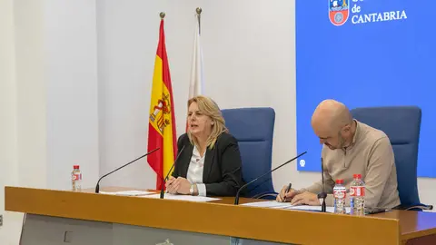 10:00 horas. Sala de prensa del Gobierno de Cantabria
La consejera de Desarrollo Rural, Ganader&iacute;a, Pesca y Alimentaci&oacute;n, Mar&iacute;a Jes&uacute;s Susinos, informa, en rueda de prensa, sobre la actualizaci&oacute;n de datos del Plan de Gesti&oacute;n del Lobo en Cantabria.