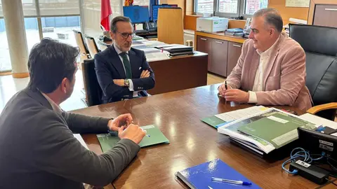 Fomento reuni&oacute;n UNO Log&iacute;stica