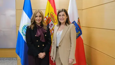 10:30 horas. Despacho de la presidenta. La presidenta de Cantabria, Mar&iacute;a Jos&eacute; S&aacute;enz de Buruaga, recibe a la embajadora de El Salvador. 4 de febrero de 2026 &copy; Ra&uacute;l Lucio