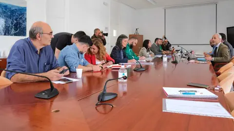 12:00 horas. CEIP Sim&oacute;n Cabarga, Santander. El consejero de Educaci&oacute;n, Formaci&oacute;n Profesional y Universidades, Sergio Silva, preside la Mesa de Di&aacute;logo con la Junta de Personal Docente. 16 de octubre de 2025 &copy; Ra&uacute;l Lucio