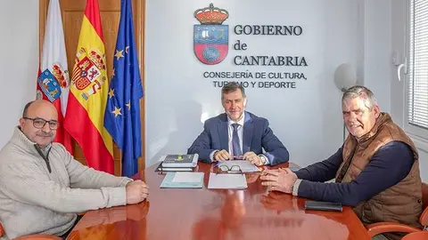 10:00 horas. Despacho del consejero

El consejero de Cultura, Turismo y Deporte, Luis Mart&iacute;nez Abad, recibe al alcalde de Sol&oacute;rzano.