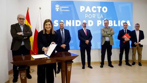 La presidenta de Cantabria, Mar&iacute;a Jos&eacute; S&aacute;enz de Buruaga, firma de la adenda al Pacto Profesional por la Sanidad P&uacute;blica.
10 FEB 26