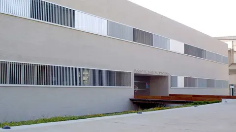 Aspecto actual del Centro de Salud El Sardinero.
Jes&oelig;s Mungu&rsquo;a &copy;
15 jul 04