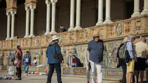 SEVILLA, 22.10.19. Turistas en la Plaza de Espa&ntilde;a de Sevilla.(Andaluc&iacute;a, Espa&ntilde;a).