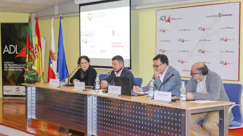 Industria_comercio_pacto_local_torrelavega

 

El Gobierno de Cantabria, a trav&eacute;s de la Consejer&iacute;a de Industria, Empleo, Innovaci&oacute;n y Comercio y el Servicio C&aacute;ntabro de Empleo (EMCAN), apuesta por potenciar un pacto local a escala comarcal para la generaci&oacute;n de una red comercia en Torrelavega y en la comarca del Besaya que promueva la recuperaci&oacute;n de oficios en riesgo de extinci&oacute;n mediante el impulso del relevo generacional, el emprendimiento, la innovaci&oacute;n y la digitalizaci&oacute;n.