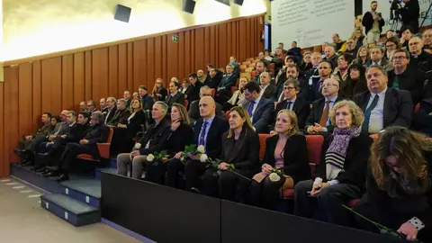 12:15 horas. Teatro municipal de Los Corrales de Buelna. La presidenta de Cantabria, Mar&iacute;a Jos&eacute; S&aacute;enz de Buruaga, preside la celebraci&oacute;n del &lsquo;D&iacute;a europeo de las v&iacute;ctimas del terrorismo&rsquo;. 11 de marzo de 2026 &copy; Ra&uacute;l Lucio