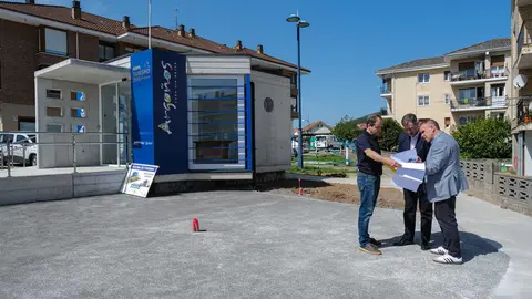 12:45 horas. Ayuntamiento de Argo&ntilde;os. El consejero de Cultura, Turismo y Deporte, Luis Mart&iacute;nez Abad, inaugura la nueva oficina de turismo de Argo&ntilde;os. 8 de abril de 2026 &copy; Ra&uacute;l Lucio