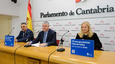 09:00 horas. Parlamento de Cantabria, Sala Polivalente. El consejero de Econom&iacute;a, Hacienda, Fondos Europeos y Financiaci&oacute;n Auton&oacute;mica, Luis &Aacute;ngel Ag&uuml;eros, informa en rueda de prensa, sobre el proyecto de Presupuestos Generales de Cantabria 2026. 25 de marzo de 2026 &copy; Ra&uacute;l Lucio