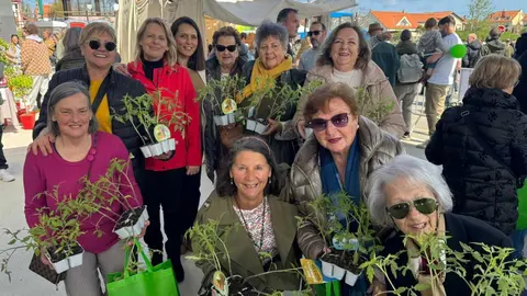 12:00 horas. Plaza Multiusos, Soto de la Marina. La consejera de Desarrollo Rural, Ganader&iacute;a, Pesca y Alimentaci&oacute;n, Mar&iacute;a Jes&uacute;s Susinos, asiste a la Feria de la Huerta de Santa Cruz de Bezana.