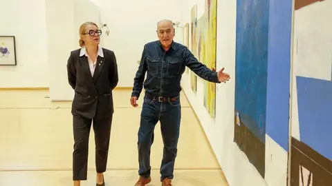 La directora general de Cultura y Patrimonio Hist&oacute;rico, Eva Guillermina Fern&aacute;ndez, presenta la exposici&oacute;n de los ganadores de los premios de Artes Pl&aacute;sticas y de las adquisiciones del Gobierno de Cantabria en ArteSantander. 
16 dic 25