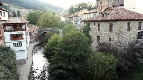 POTES
7 OCT 05
NACHO ROMERO &copy;