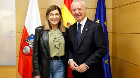 La presidenta de Cantabria, Mar&iacute;a Jos&eacute; S&aacute;enz de Buruaga, recibe al presidente de la Fundaci&oacute;n eAtlantic, y ex Lehendakari del Gobierno Vasco, I&ntilde;igo Urkullu.
16 abri 26