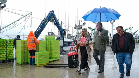 12:00 horas. Santo&ntilde;a. El consejero de Fomento, Vivienda, Ordenaci&oacute;n del Territorio y Medio Ambiente, Roberto Media, visita el puerto de Santo&ntilde;a. 29 de abril de 2026 &copy; Ra&uacute;l Lucio