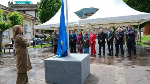 12:00 horas. Plaza Jes&uacute;s de Monasterio, Potes. La presidenta de Cantabria, Mar&iacute;a Jos&eacute; S&aacute;enz de Buruaga, preside el acto conmemorativo del D&iacute;a de Europa. &copy; Ra&uacute;l Lucio 09 de mayo de 2026