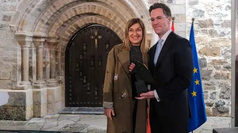 presidenta premios beato 03
