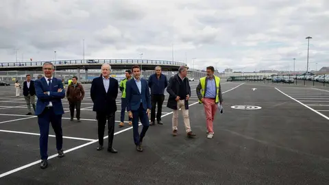 El consejero de Industria, Empleo, Innovaci&oacute;n y Comercio, Eduardo Arasti, inaugura el tri&aacute;ngulo curvil&iacute;neo de Raos.
12 may 26