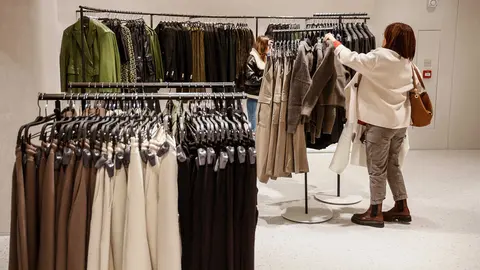ROBER SOLSONA&hellip;20221102&hellip;.VALENCIA&hellip;..ZARA INAUGURA EN VALENCIA UNA DE SUS TIENDAS MAS GRANDES DE EUROPA.