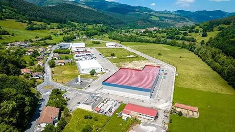 Industria_sican_poligono_ason

 

La empresa de nueva creaci&oacute;n Recyason S.L. ha formalizado la escritura de compraventa de una parcela del pol&iacute;gono industrial de Alto As&oacute;n, ubicado en el municipio de Ramales de la Victoria, donde desarrollar&aacute; una actividad centrada en la gesti&oacute;n y revalorizaci&oacute;n de residuos de construcci&oacute;n y otros materiales.