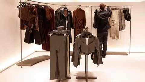 ROBER SOLSONA&hellip;20221102&hellip;.VALENCIA&hellip;..ZARA INAUGURA EN VALENCIA UNA DE SUS TIENDAS MAS GRANDES DE EUROPA.