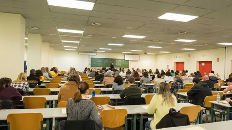 11: 00 horas. Universidad de Cantabria. Pruebas del concurso-oposici&oacute;n de la Administraci&oacute;n de la Comunidad Aut&oacute;noma de Cantabria para el Cuerpo General Auxiliar. 19 de enero de 2025 &copy; Ra&uacute;l Lucio