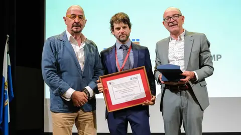 9:30 horas. Paraninfo de la UIMP. El consejero de Salud, C&eacute;sar Pascual, entrega el Premio a la Trayectoria en la Protecci&oacute;n Jur&iacute;dica de la Salud a Ignacio Hern&aacute;ndez Medrano. 26 de junio de 2026 &copy; Ra&uacute;l Lucio