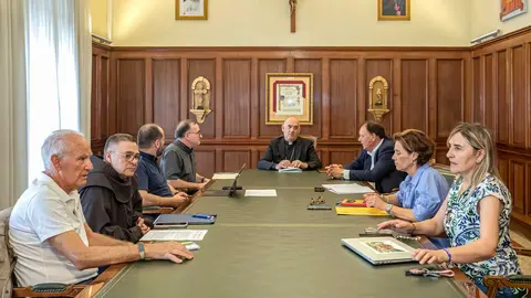 12:00 horas. Obispado de Santander
El consejero de Cultura, Turismo y Deporte, Luis Mart&iacute;nez Abad, participa en la reuni&oacute;n preparatoria del A&ntilde;o Jubilar Lebaniego.
