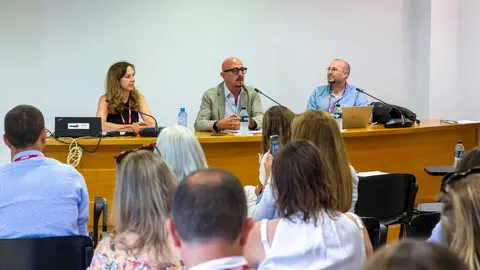 14:00 horas. Aula Ernest Lluch, Caballerizas de La Magdalena
El consejero de Salud, C&eacute;sar Pascual, clausura el encuentro de la UIMP 'Salud Digital basada en valor: datos y gesti&oacute;n de precisi&oacute;n con impacto cl&iacute;nico&rsquo;.
7 JULIO 26 &copy; Miguel De la Parra
