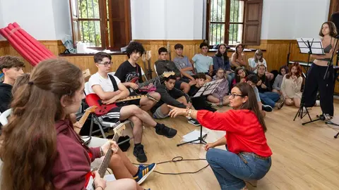 La consejera de Inclusi&oacute;n Social, Juventud, Familias e Igualdad, Bego&ntilde;a G&oacute;mez del R&iacute;o, visita el albergue de Solorzano. 
&copy;Patricia Pereda