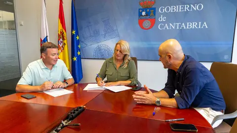 13:00 horas. Despacho de la consejera
La consejera de Desarrollo Rural, Ganader&iacute;a, Pesca y Alimentaci&oacute;n, Mar&iacute;a Jes&uacute;s Susinos, firma el convenio con la Red C&aacute;ntabra de Desarrollo Rural. 
17 ago 26 &copy; Miguel De la Parra
