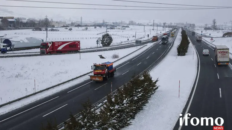 WEB La nieve cubre las calles y carreteras de Reinosa IFOMO_00049