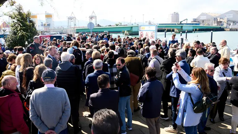 4/4/23  SANTANDER
minuto de silencio  




FOTO: Juanma Serrano

