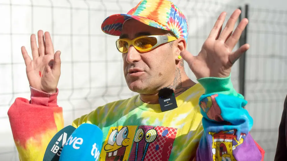 Inicio de los trabajos de pintado de la calle Santa Agnes en Sant Antoni de Portmany por parte del artista Okuda San Miguel.
Okuda San Miguel.