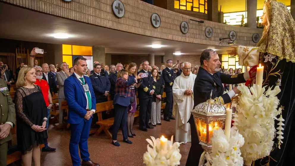13:00 horas. Iglesia de San Miguel y Santa Gema (Pasionistas). Santander
La consejera de Presidencia, Justicia, Seguridad y Simplificaci&oacute;n Administrativa,
Isabel Urrutia, asiste a la misa de imposici&oacute;n de la faja de oficial general de la
Armada Espa&ntilde;ola a Nuestra Se&ntilde;ora de la Amargura. 26 abril 26 &copy; Miguel De la Parra