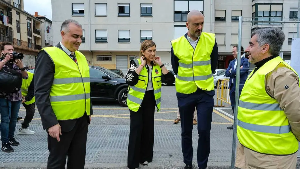 11:00 horas. Torrelavega. La presidenta de Cantabria, Mar&iacute;a Jos&eacute; S&aacute;enz de Buruaga, asiste al inicio de las obras de construcci&oacute;n de 15 viviendas protegidas en El Zapat&oacute;n. &copy; Ra&uacute;l Lucio 12 de mayo de 2026