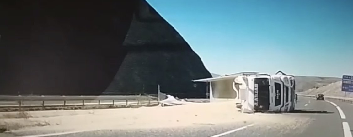 41C9B682-96FE-49ED-90B1-E5E5C9ACB443