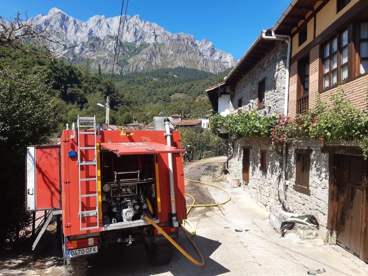 D8C96F56-38F3-4A8D-B2C9-6496F0C6DCD7