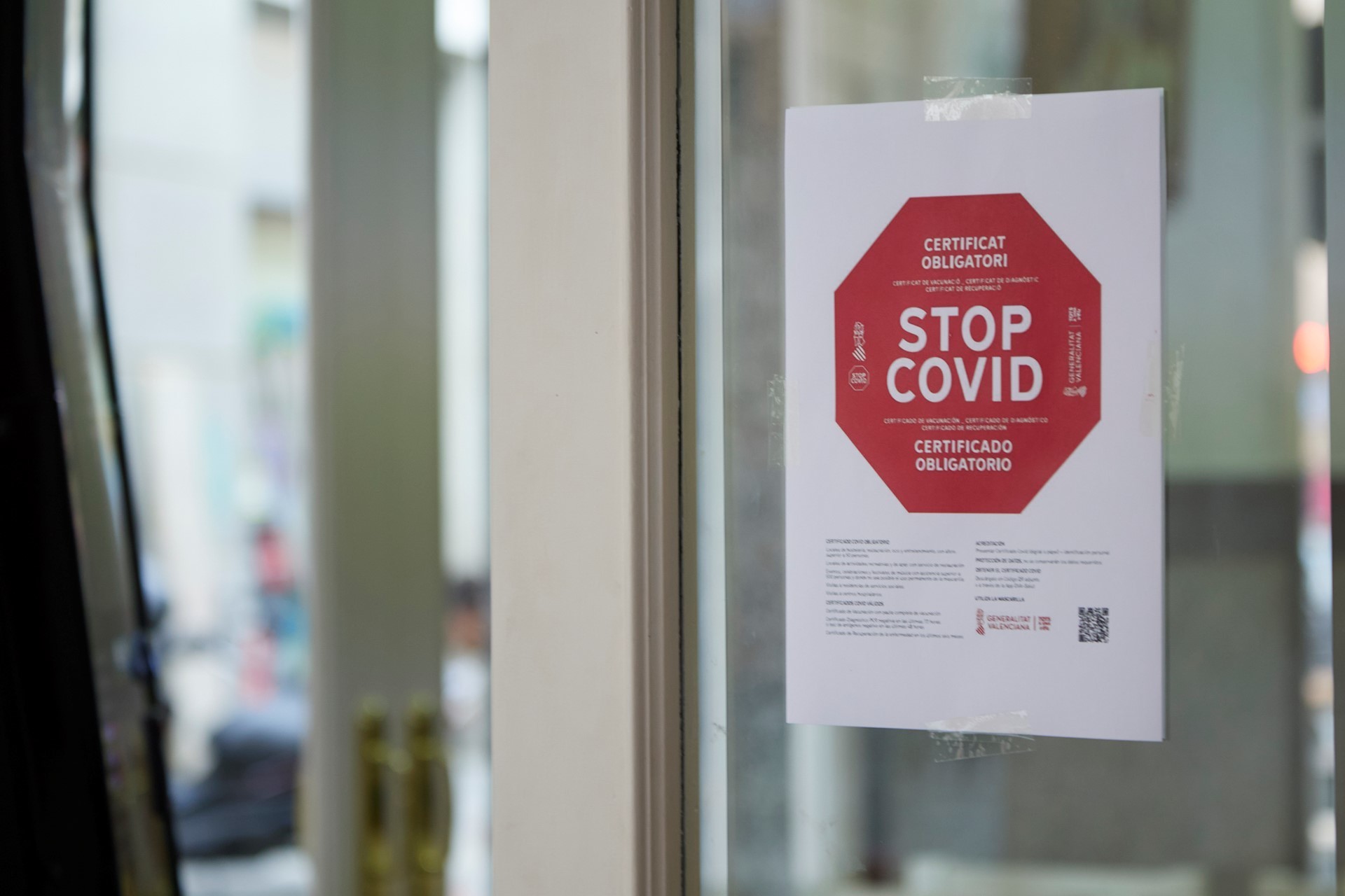 Un estudio advierte de que los contagios de COVID-19 son posibles fuera de las habitaciones de aislamiento