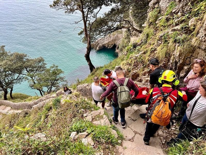 9244F160-4894-469E-9651-C4362AA7481E