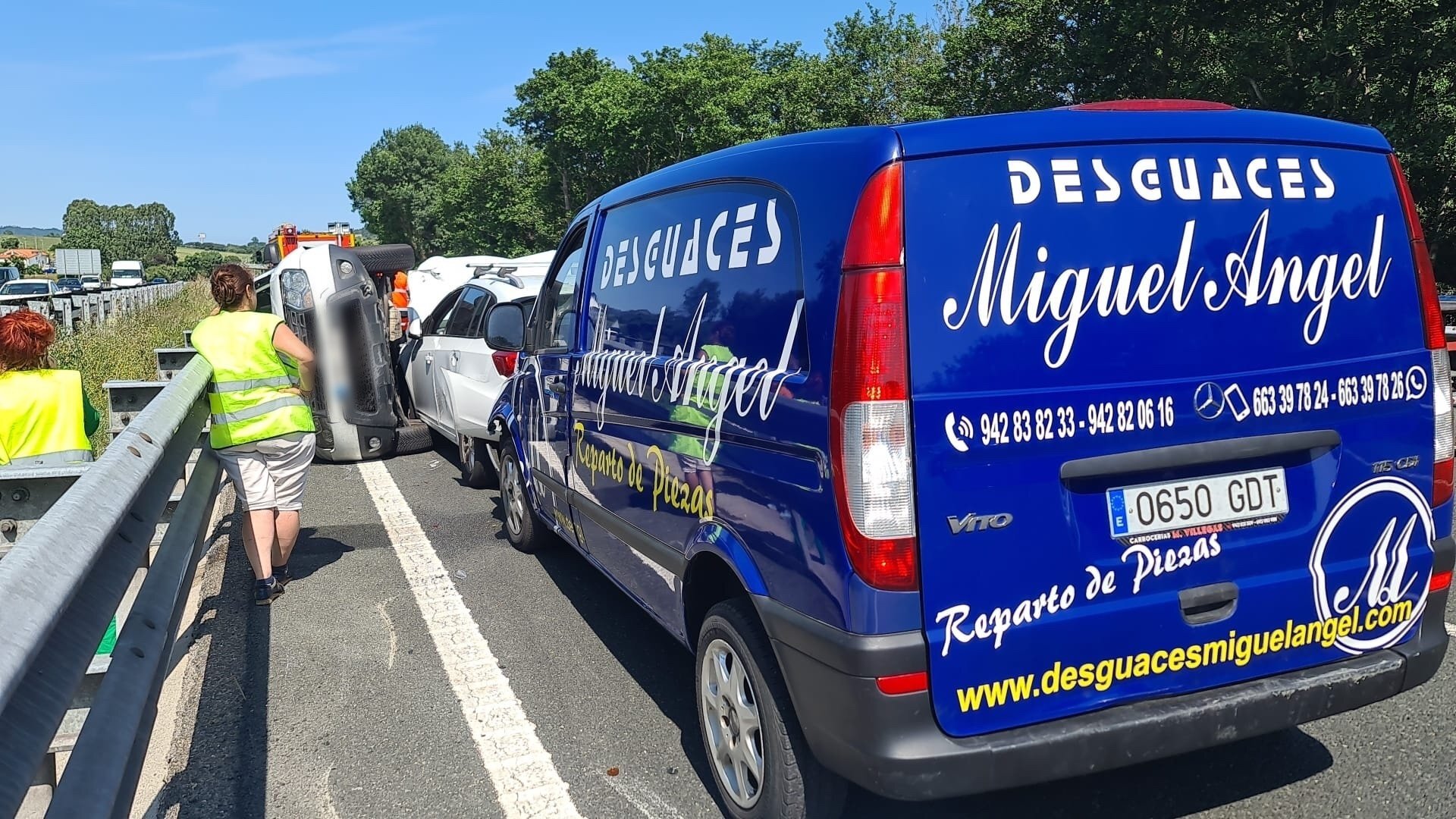 Facetune_15-06-2023-17-46-40