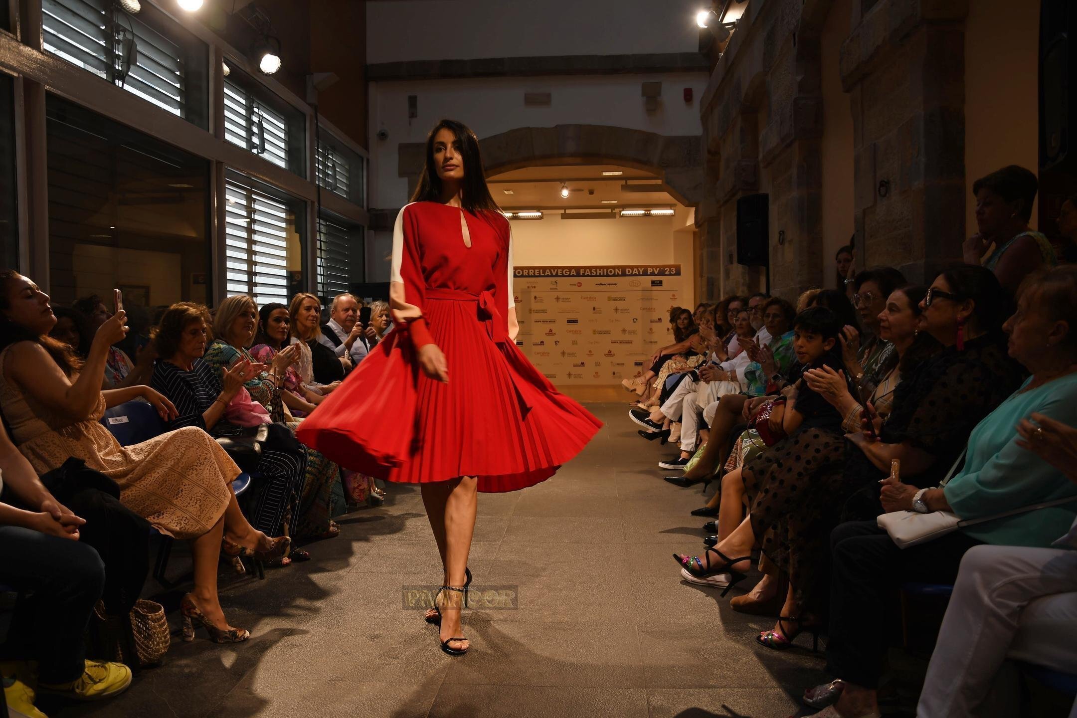 Torrelavega Fashion Day PV 2023 - Desfile J osé Luis Guerra Moda - Vanesa Gutiérrez