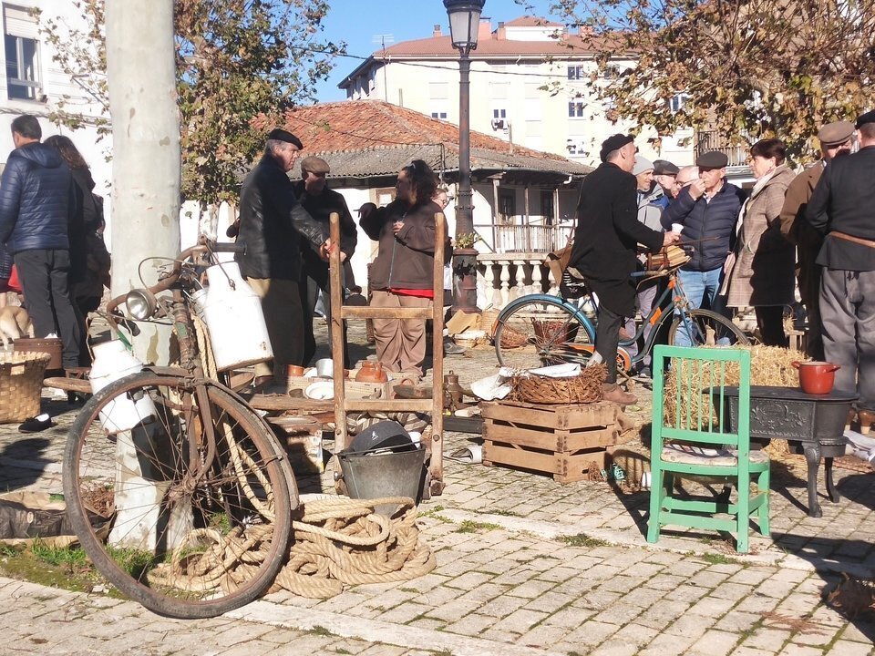 Acompañó el tiempo y el público respondió al mercado de castañas y chones