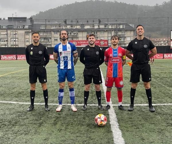 Capitanes y equipo de arbitraje