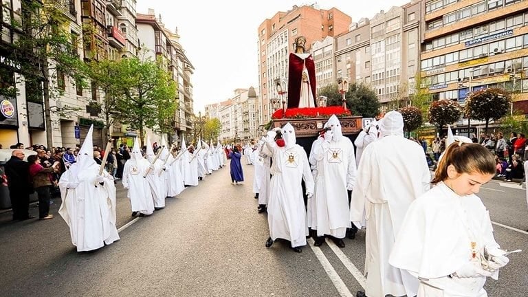 Procesión de Semana Santa en Santander. Foto de: El Tomavistas de Santander
