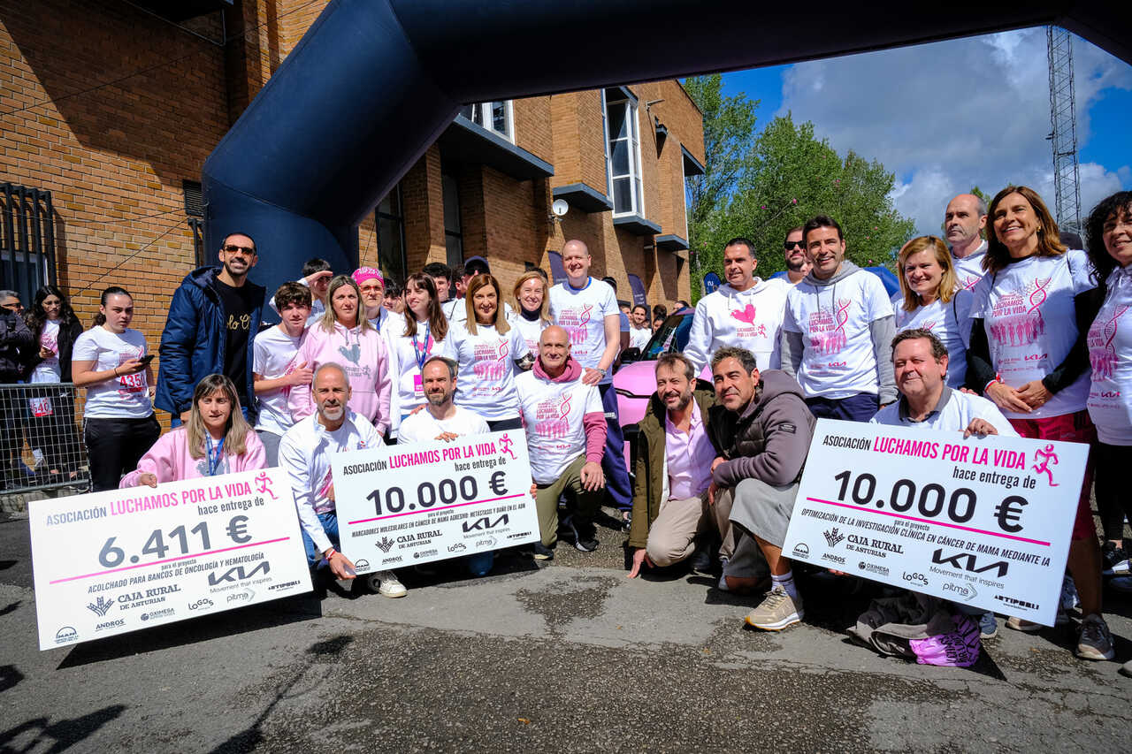 12:00 horas. Estadio Municipal Luis Andrés Samperio. Los Corrales de Buelna. La presidenta de Cantabria, María José Sáenz de Buruaga, preside la XVI Edición de la Marcha Solidaria Luchamos por la Vida. 12 de abril de 2026 © Raúl Lucio
